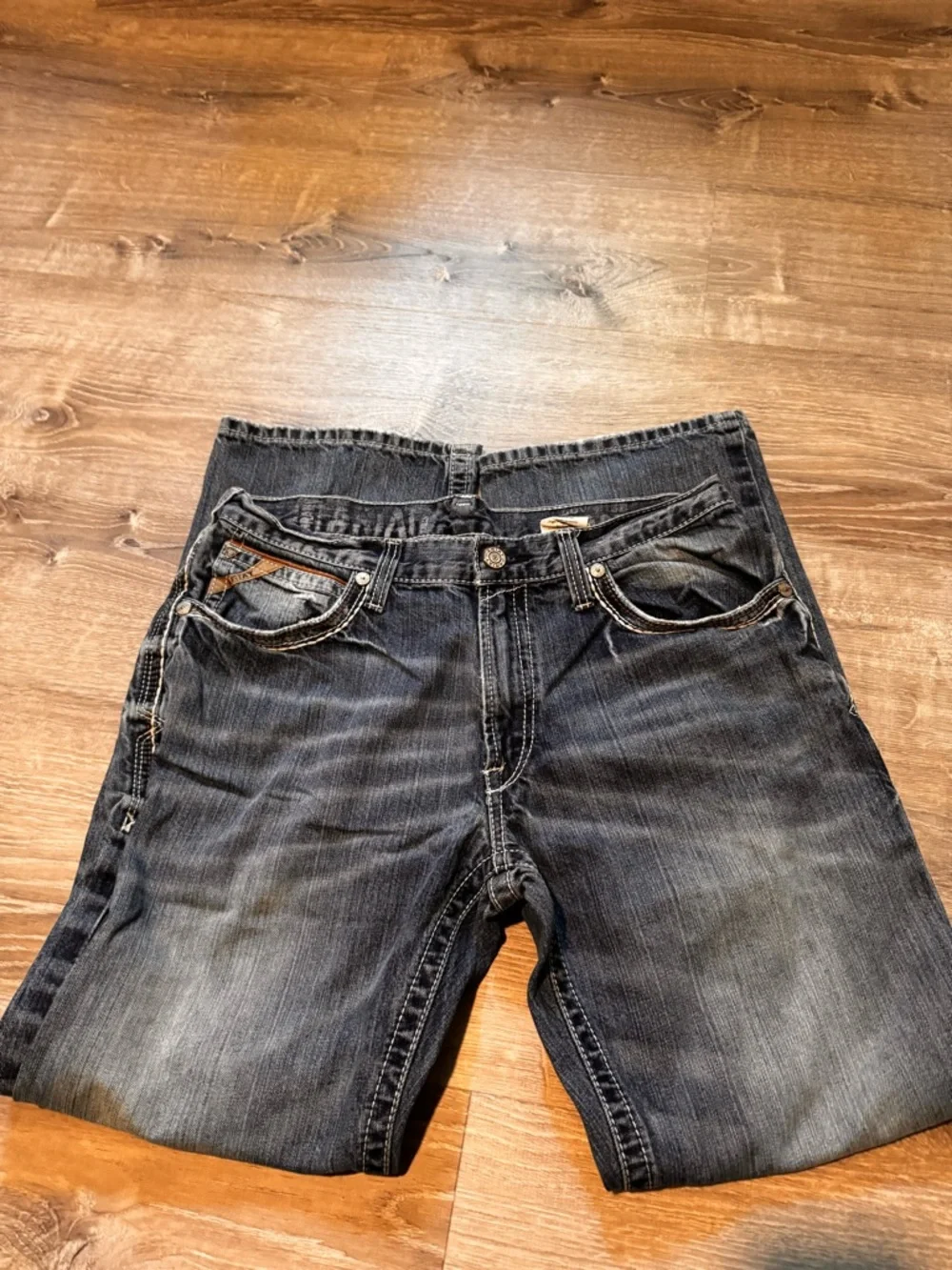 Ariat men’s jeans, 34x32.